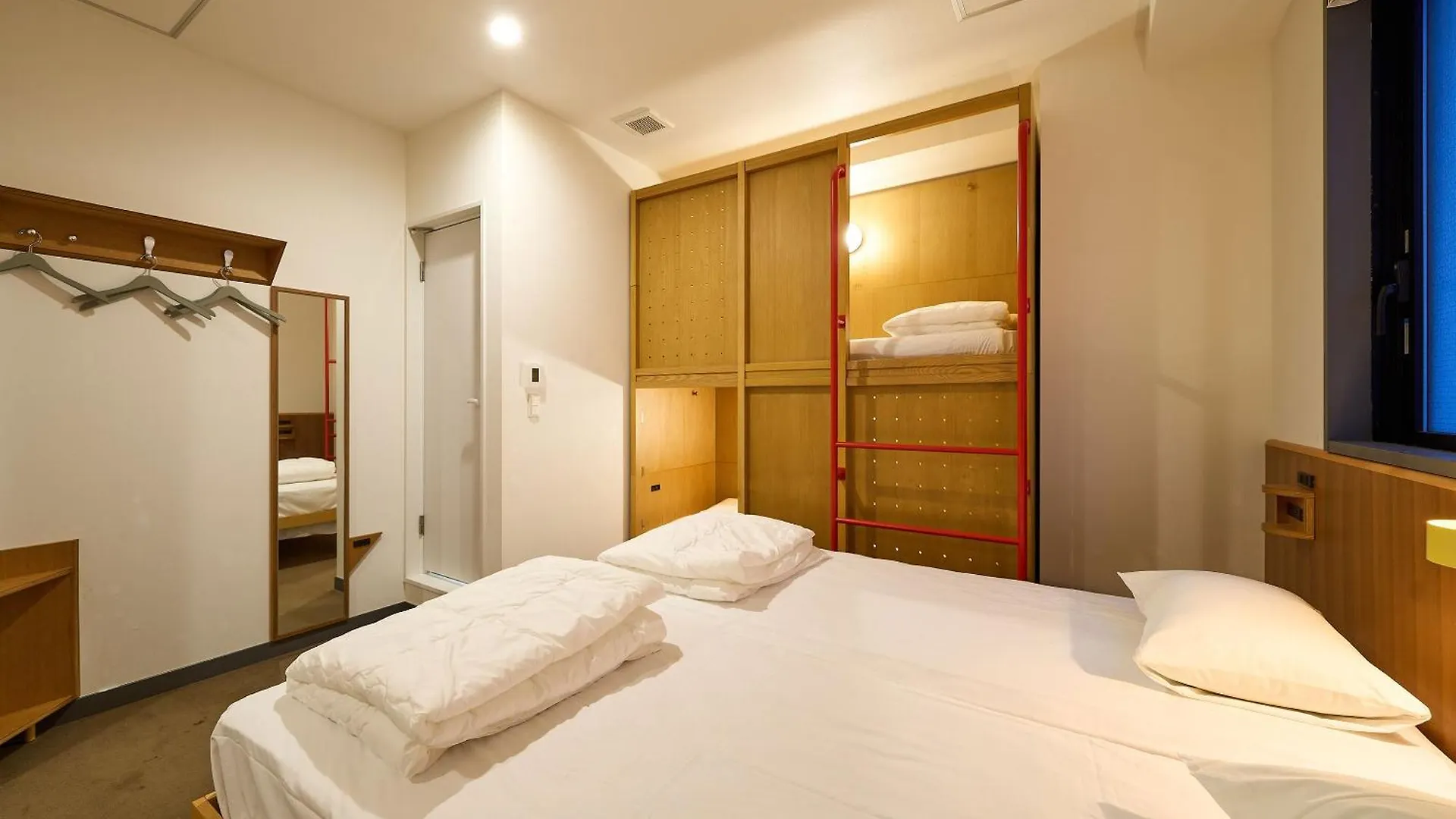 Hotel Plus Hostel Tokyo Asakusa 2 0*,  Japón